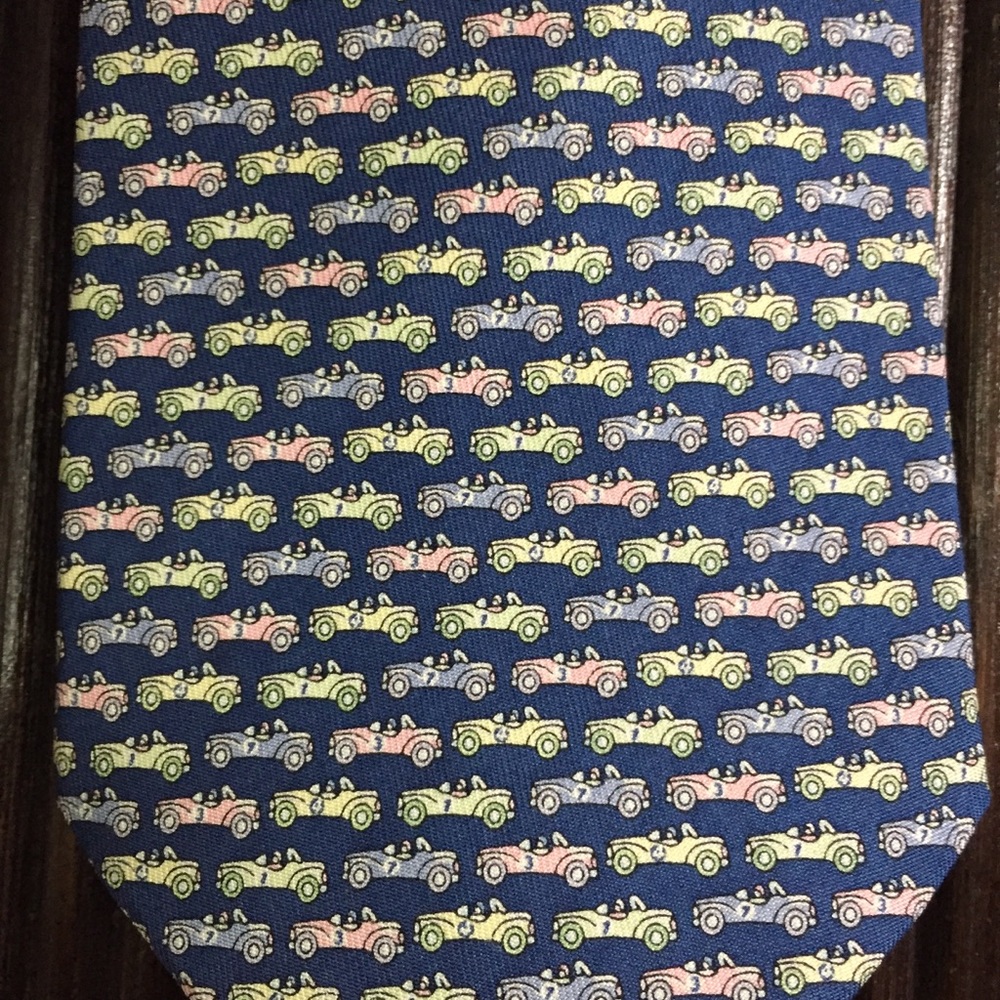 Vineyard Vines blue car tie